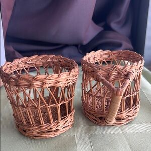 Brown Wicker Glass Holder